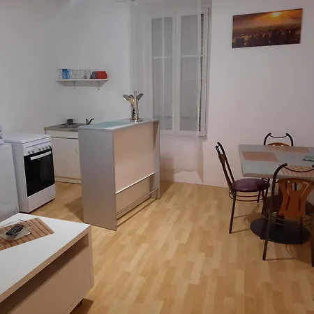 Aux Portes De Nancy , Avec Parking Gratuit * Frouard